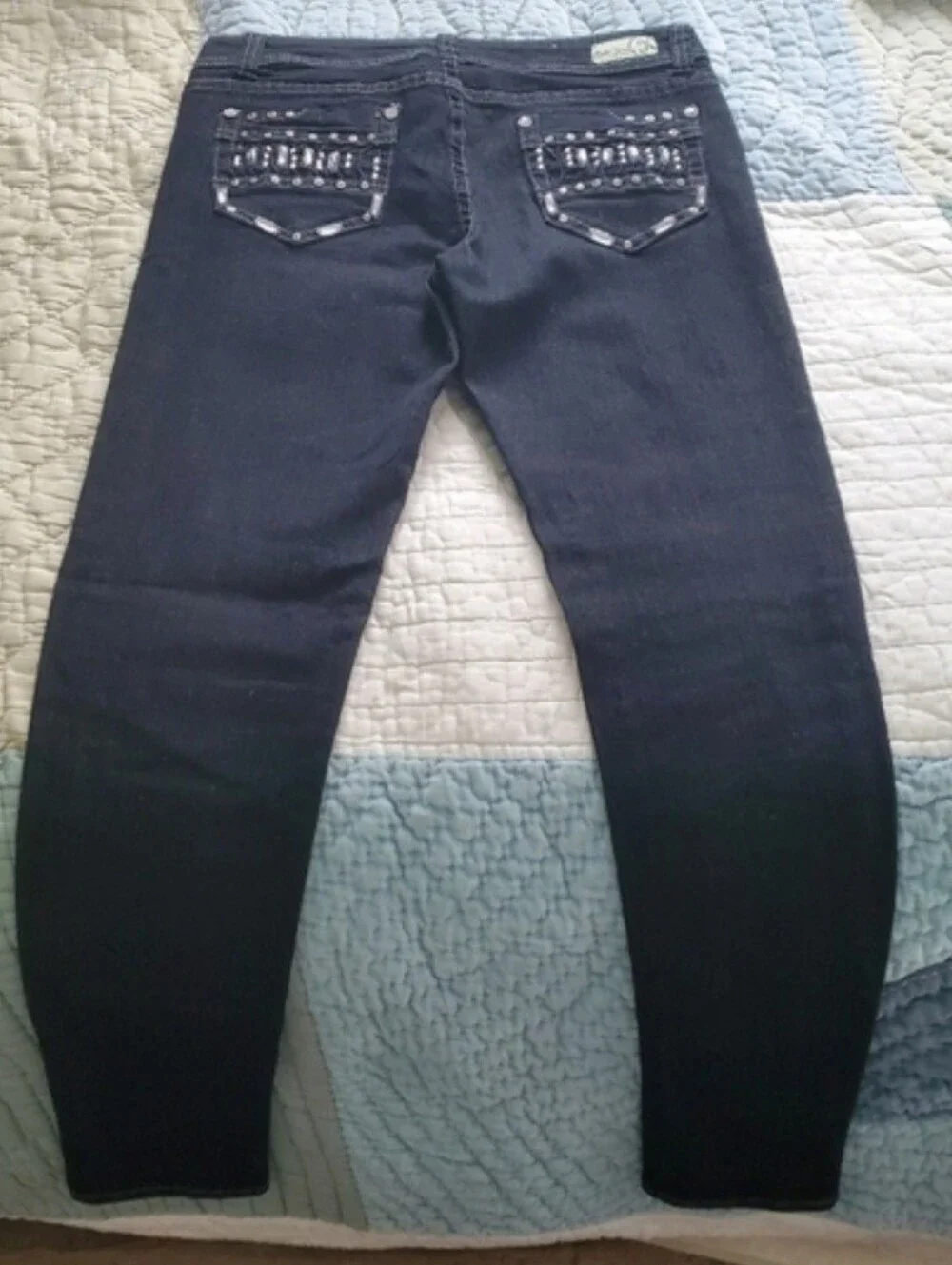 NWOT Black skinny jeans with bling - Picture 2 of 4